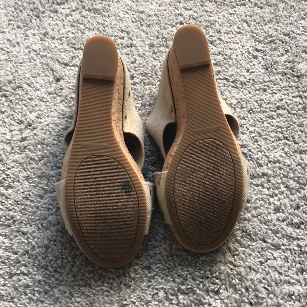 *SOLD* Lucky Brand Nude Wedges - Picture 6 of 6